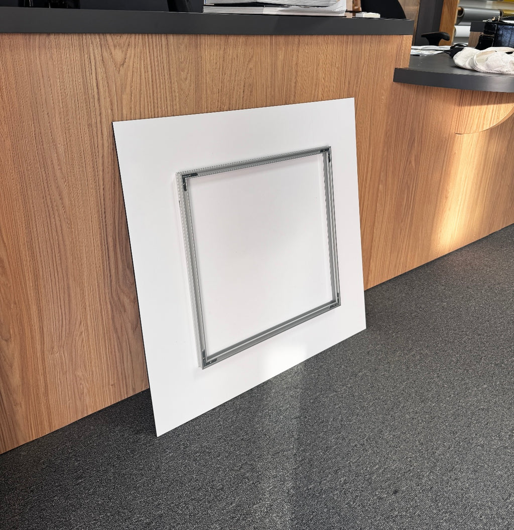 Attache rehausseur mural