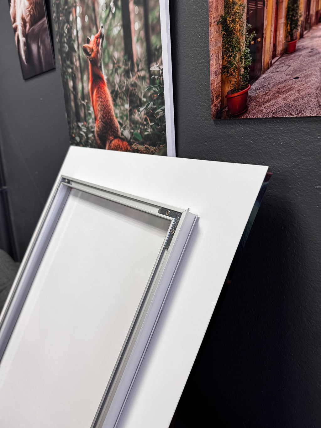 Attache rehausseur mural